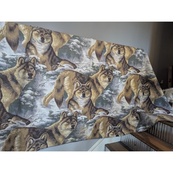 Vintage Wolf Winter Snow Scene Blanket 98x85 Made in USA King Nylon Polyester‎